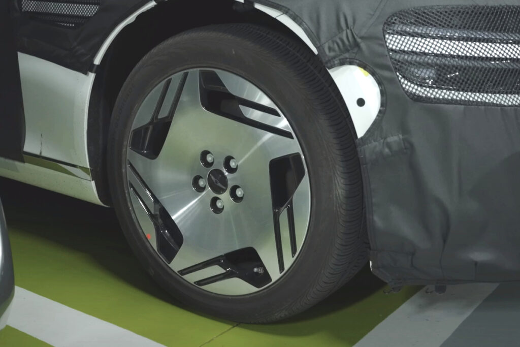 "벤츠도 BMW도 상대가 안되네…" 제네시스 G80 롱휠베이스의 눈부신 디자인 4 제네시스 G80