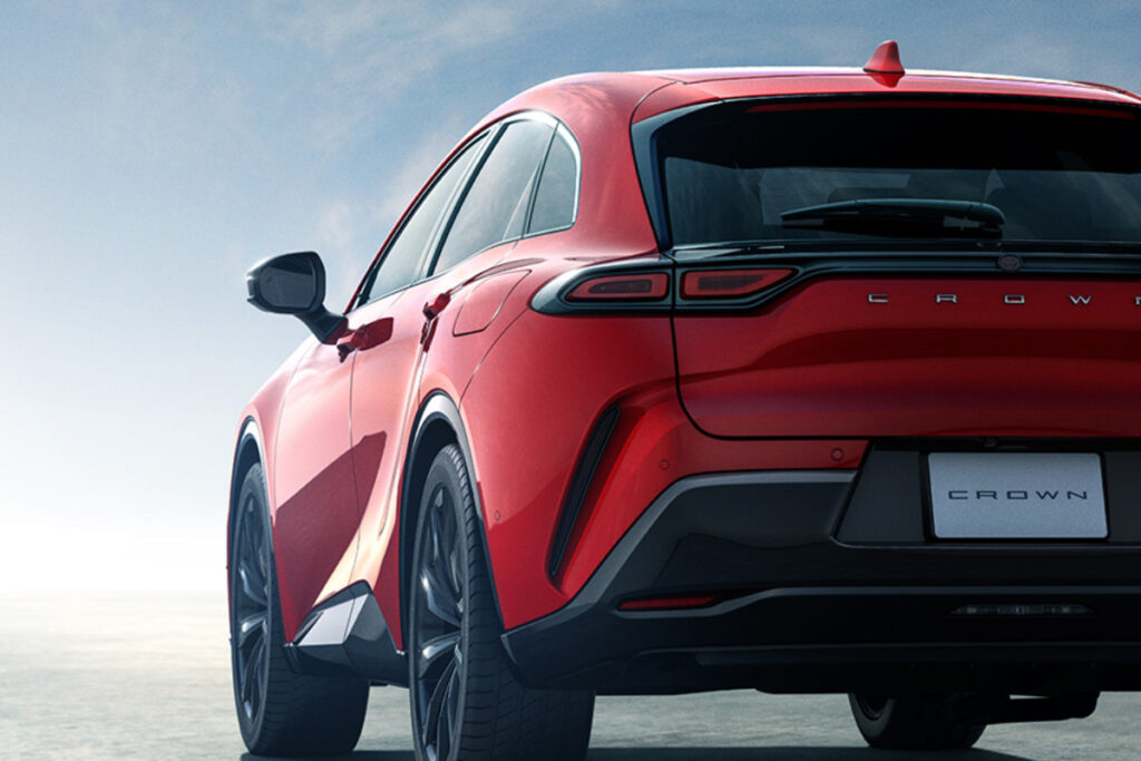 "디자인 미쳤다!" 토요타 크라운 스포츠 국내 출시 소식에 소비자들 '긴장' 5 토요타 크라운