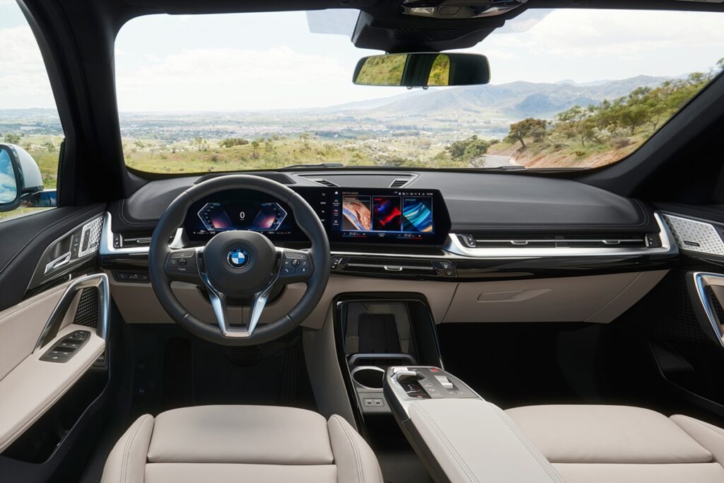 "와 역대급 디자인!" BMW 뉴 X1 출시, 가격이 무려... 4 BMW
