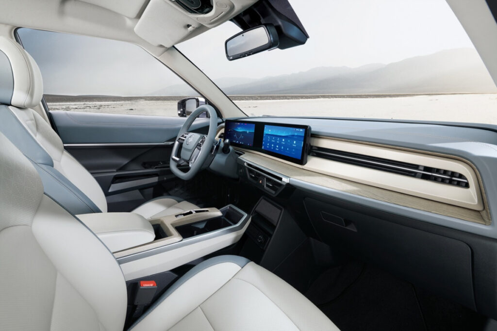 "이 차 살 걸 그랬어요…" 옵션 장난에 지친 소비자들, 토레스 EVX는 그럴 필요가 없다 4 토레스 EVX