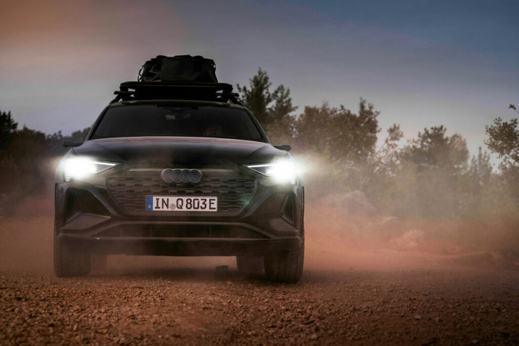 "와 이거 디자인이…" 오프로드 주행에 최적화된 전기 SUV, 모두의 시선 사로잡았다. 3 전기 SUV (3)