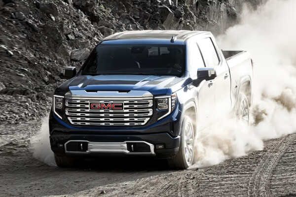 "진짜 정통의 출현..." 9천만 원대로 출시한 신형 픽업트럭에 아빠들은 지갑 '활짝' 1 2024년형 GMC 시에라 (출처-한국GM)