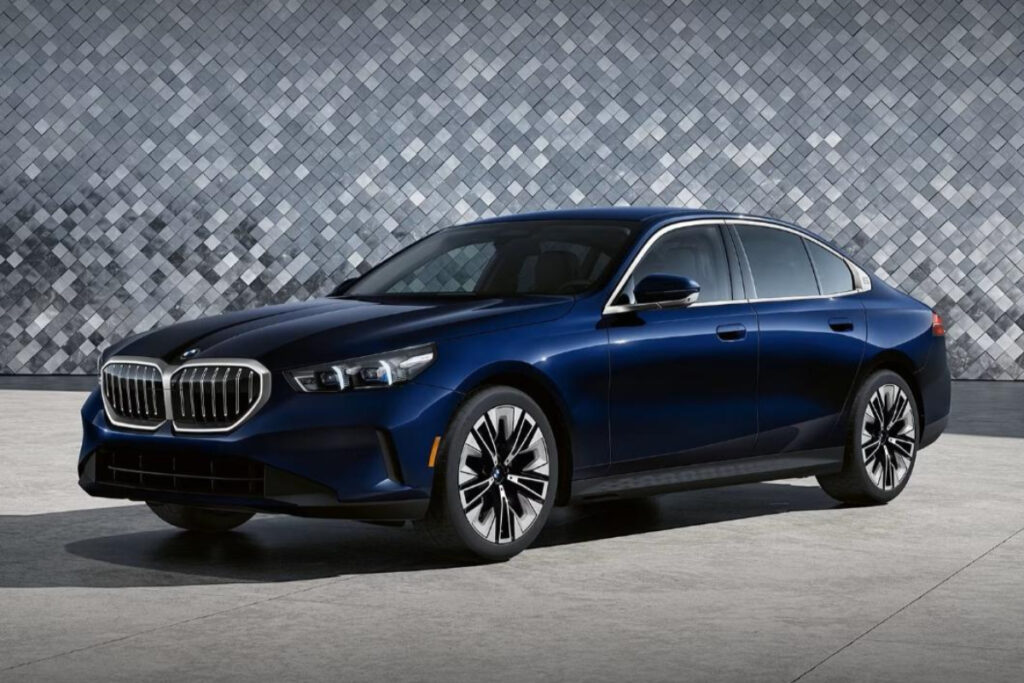 "G80 대신 이건 어때요?" 파격 할인 진행하는 BMW 5시리즈, 혜택이 무려… 3 5시리즈 (3)