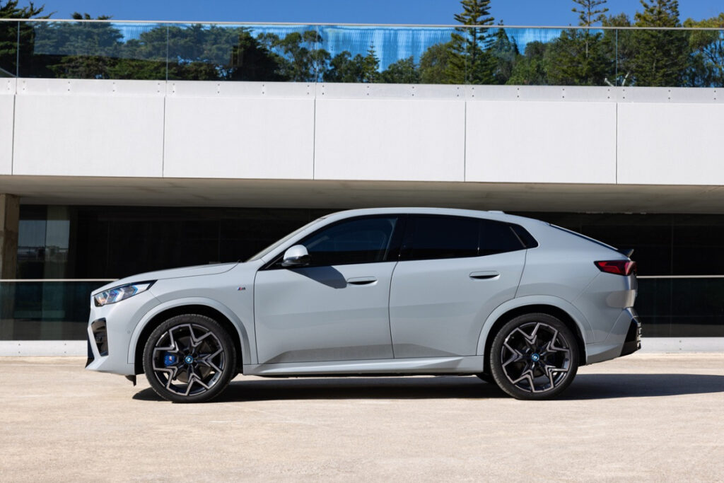 "성능은 물론 디자인까지?" 하반기 출시 예고한 BMW 전기 SUV, 주행 거리가 무려.. 3 BMW (3)