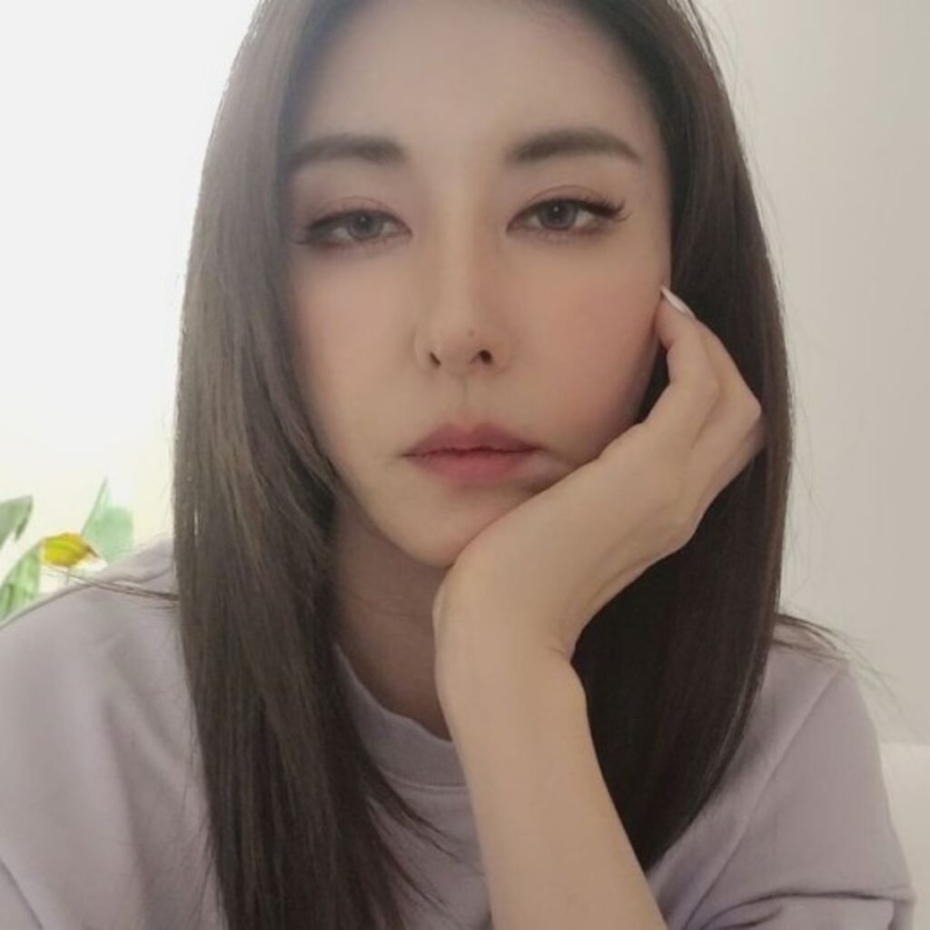 '못 받은 돈만 100억' .. 수많은 히트곡에도 소속사의 횡포에 속만 끓일 수밖에 없었던 가수들 4 소속사