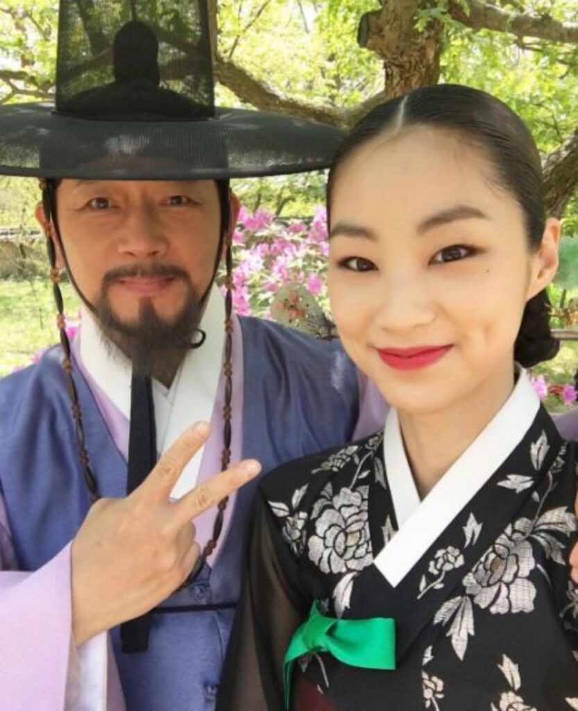 '전지현 닮은 꼴' .. 10살 어린 스타일리스트와 사랑♥에 빠진 국민배우 2 스타일리스트