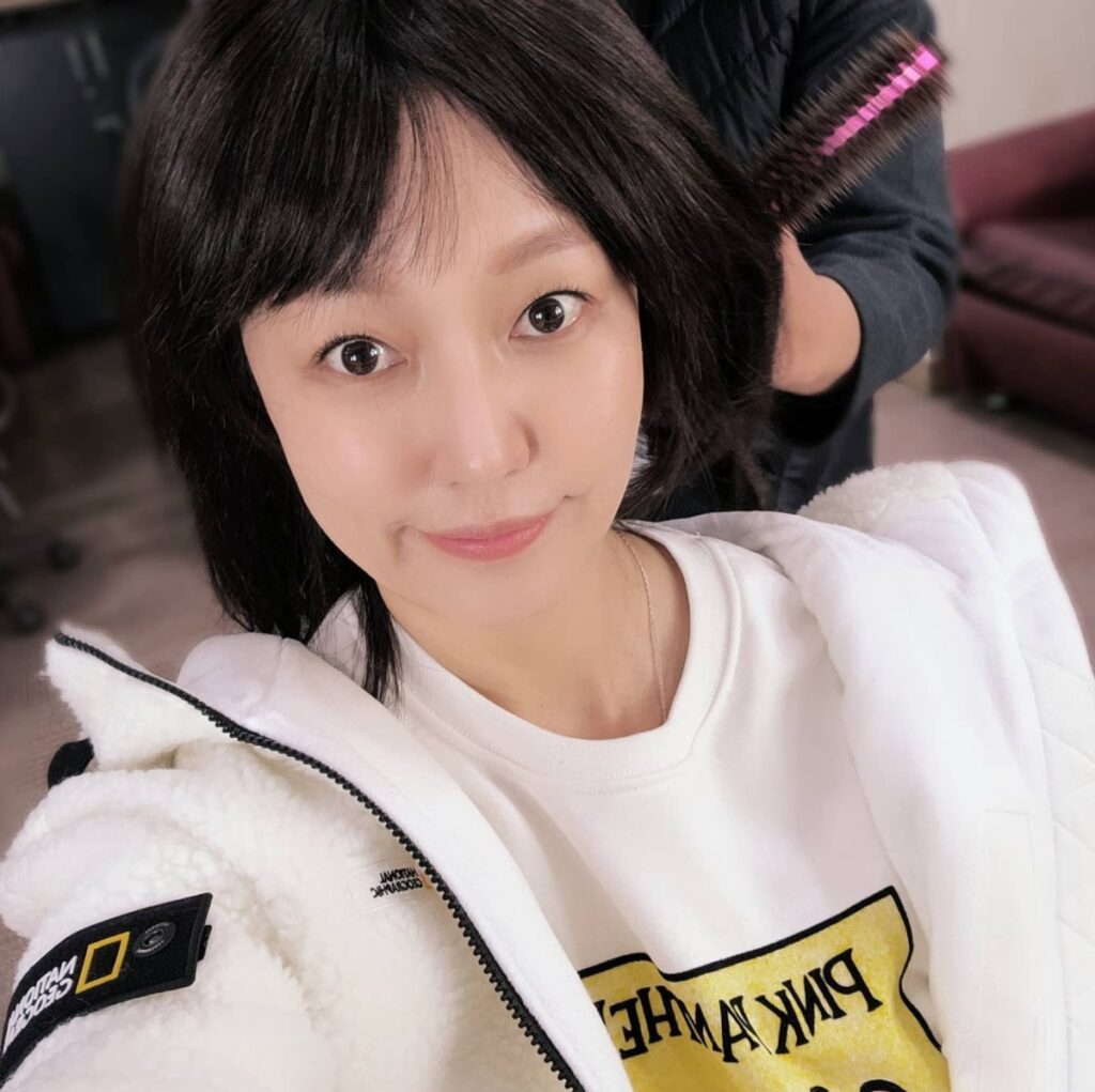 "속이려고 한 건 아니었는데.." 미혼인 줄 알았는데 알고 보니 '돌싱'인 꽃미모 중견 여배우 3 미혼