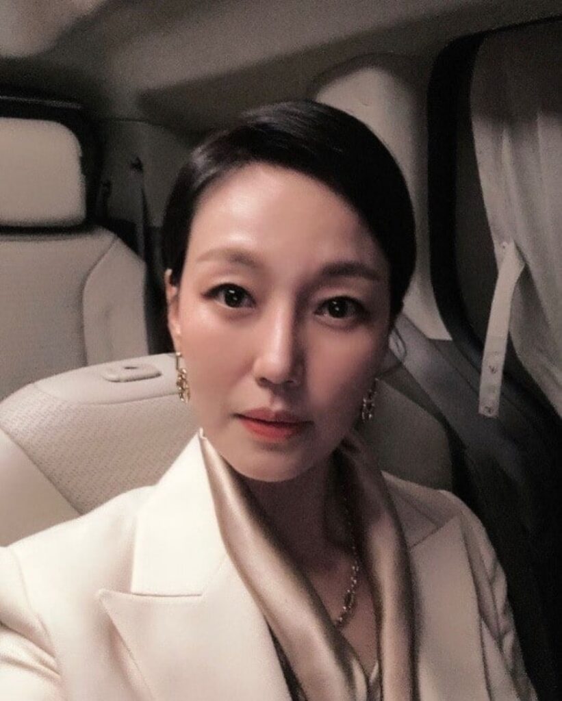 "속이려고 한 건 아니었는데.." 미혼인 줄 알았는데 알고 보니 '돌싱'인 꽃미모 중견 여배우 4 미혼