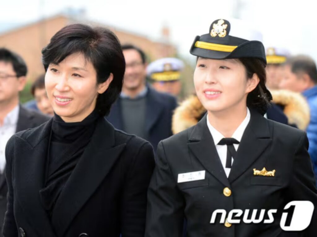 "이래서 자식 키우나 봅니다" .. 남편 복은 없지만 자식 농사는 성공한 노소영의 삼 남매 4 노소영