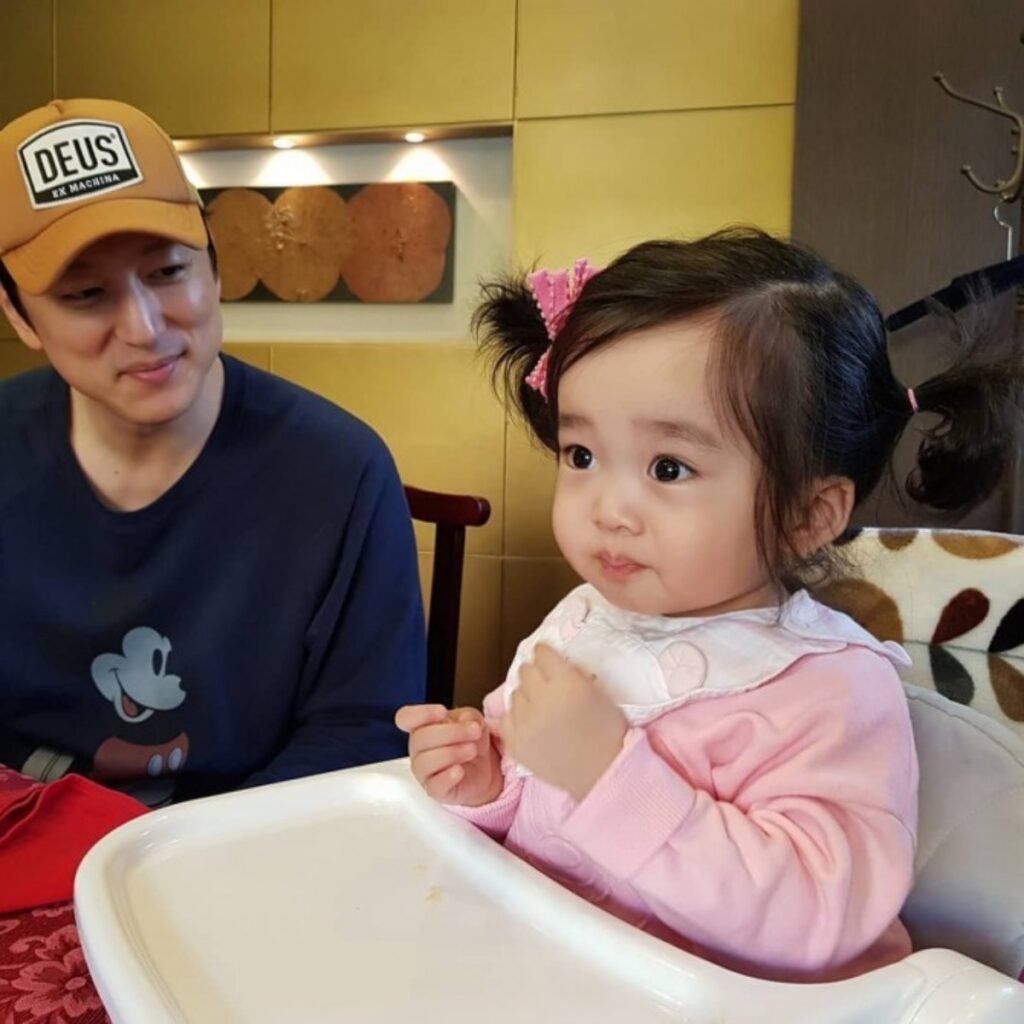 "첫 번째 결혼 생활은 눈감아주세요" .. 재혼해서 더 잘 사는 연예인들 3 재혼
