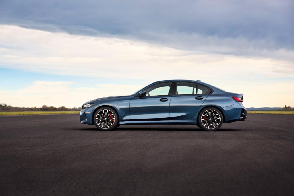 "C클래스보다 좋은데?" 더욱 업그레이드돼서 돌아온 BMW 3시리즈, 출시 일정은? 3 BMW 3시리즈 (3)