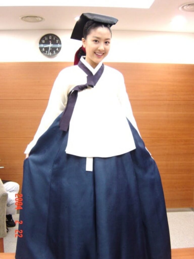 "연예인보다 멋진 인생이네" .. '산장미팅' 출신 자연 미인 여배우의 예상 밖 근황 2 산장미팅