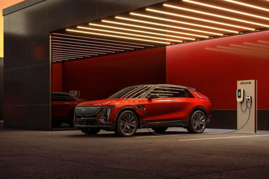 "EV9 초비상!" 압도적인 성능과 디자인으로 출시한 캐딜락 리릭, 문제는 가격인데… 4 캐딜락 리릭 (4)