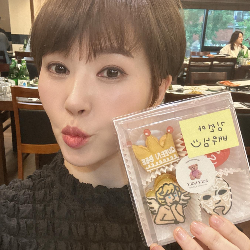 "전혀 상상이 안 가는데..." 가수 god의 홍일점으로 데뷔 준비했던 50대 여배우 3 홍일점