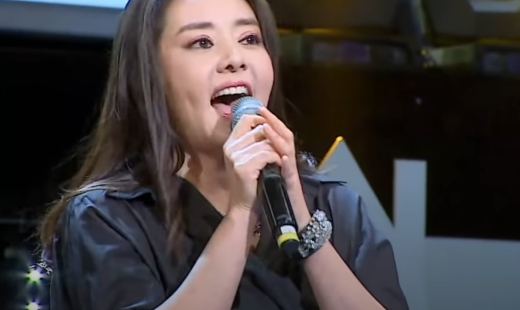 "노래, 연기, 팔방미인이었지" ... 전성기에 은퇴한 90년대 최고 미녀 배우의 근황 3 전성기