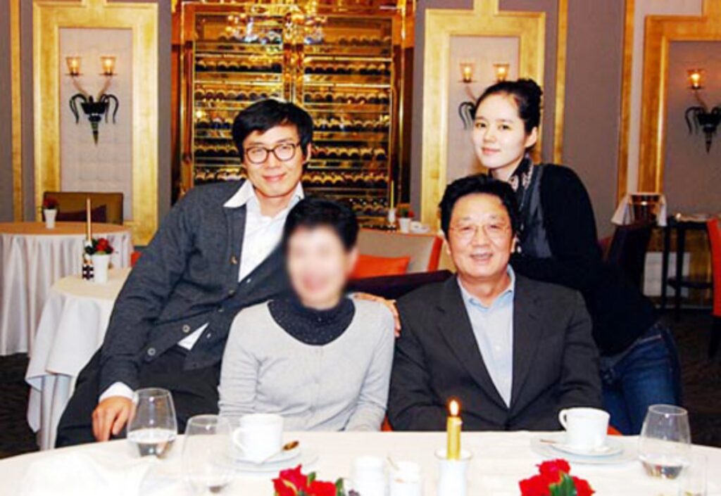 '인생 참 멋있게 사네' ... 며느리에게 60억 집 선물한 대한민국 남배우 4 며느리