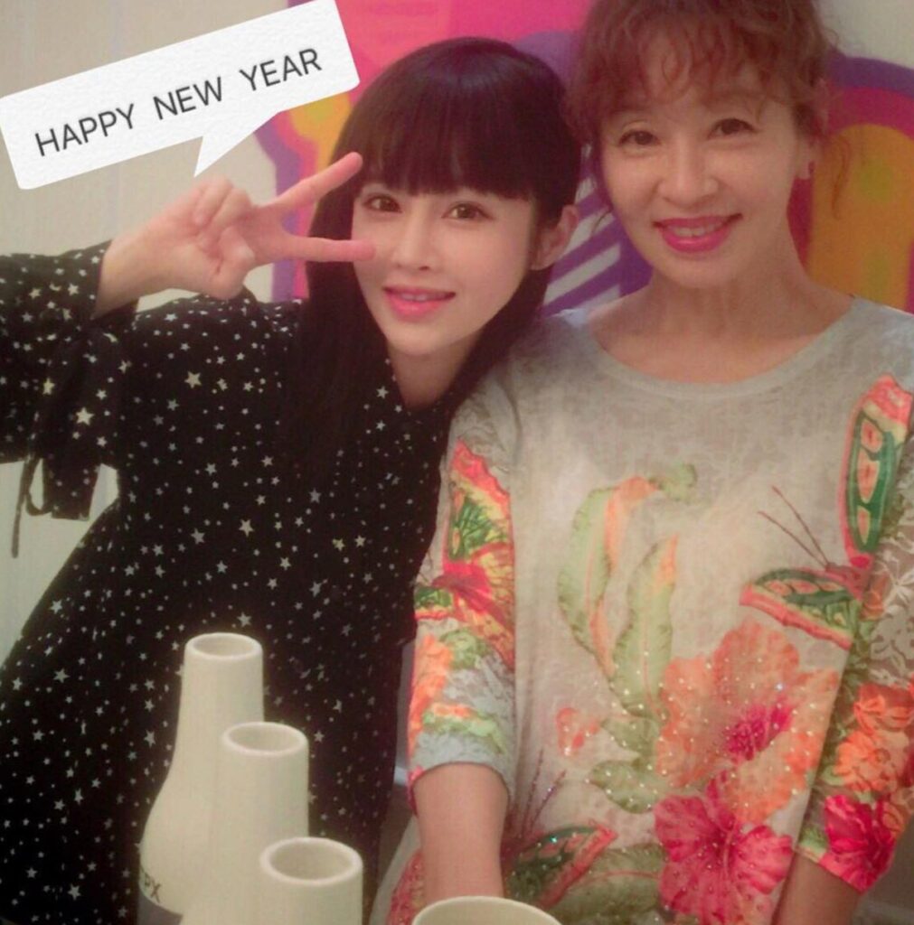 "전영록 딸로 알려졌지만..." 딸이 16살 연하와 재혼한 아빠 전영록과 더 이상 연락하지 않는 이유 3 전영록