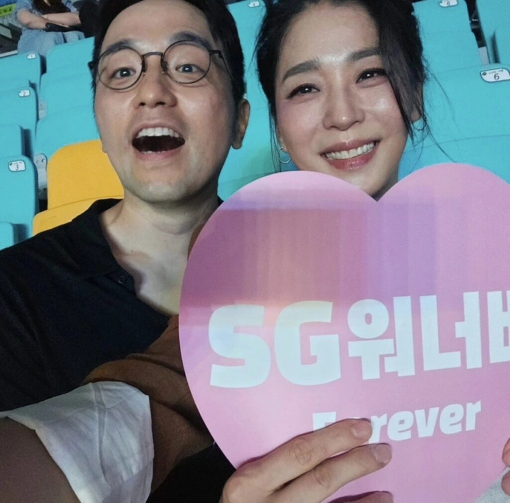 "친자식이라도 이렇게는 못해" ... 밤낮없이 시아버지 병간호하며 마지막을 함께한 여배우 한고은 2 한고은