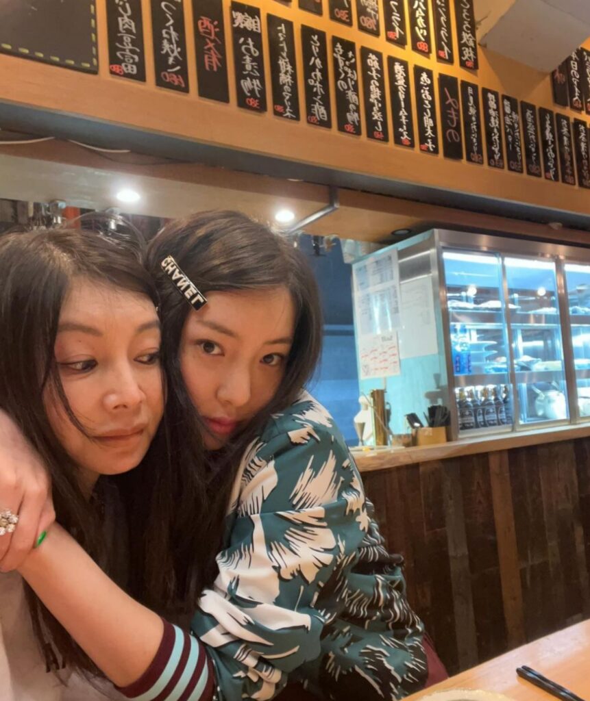 '재벌 2세와 두 번의 이혼' ... 80년대 미녀 여배우 황신혜가 재벌가에 '위자료'도 안 받고 그냥 이혼한 사연 4 이혼