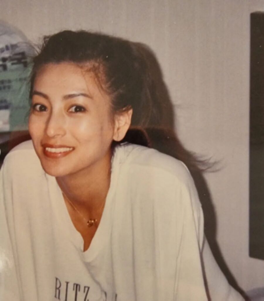 '재벌 2세와 두 번의 이혼' ... 80년대 미녀 여배우 황신혜가 재벌가에 '위자료'도 안 받고 그냥 이혼한 사연 3 이혼