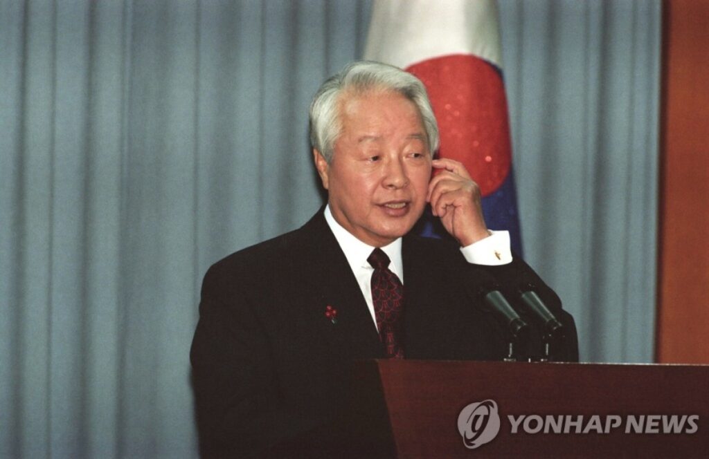"내가 벼르고 있었어" ... 20년 동안 나라 좀먹던 하나회를 취임 11일 만에 척결한 제14대 대통령 5 제14대 대통령