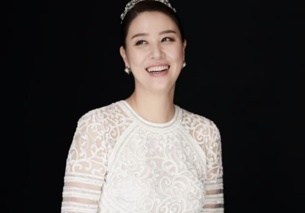 "부모님은 밥 안 먹어도 배부르겠네" ... 둘 다 엄청난 자산가와 결혼한 연예인 자매 6 자매