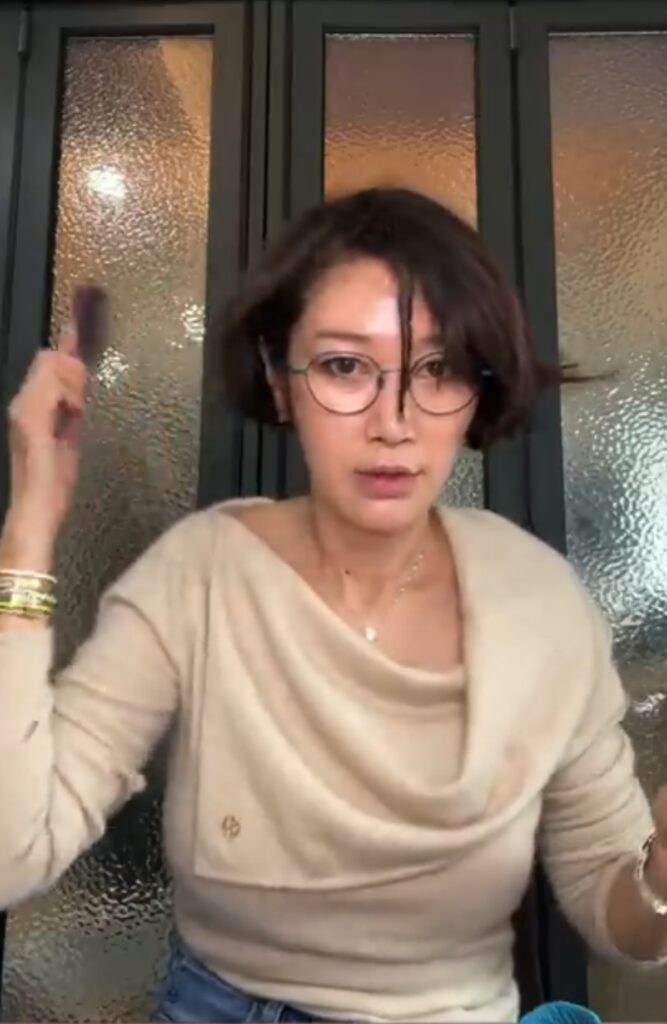 "엄마를 '이모'라고 불러..." 인기를 위해 결혼 사실을 숨기고 데뷔했던 스타 2 엄마