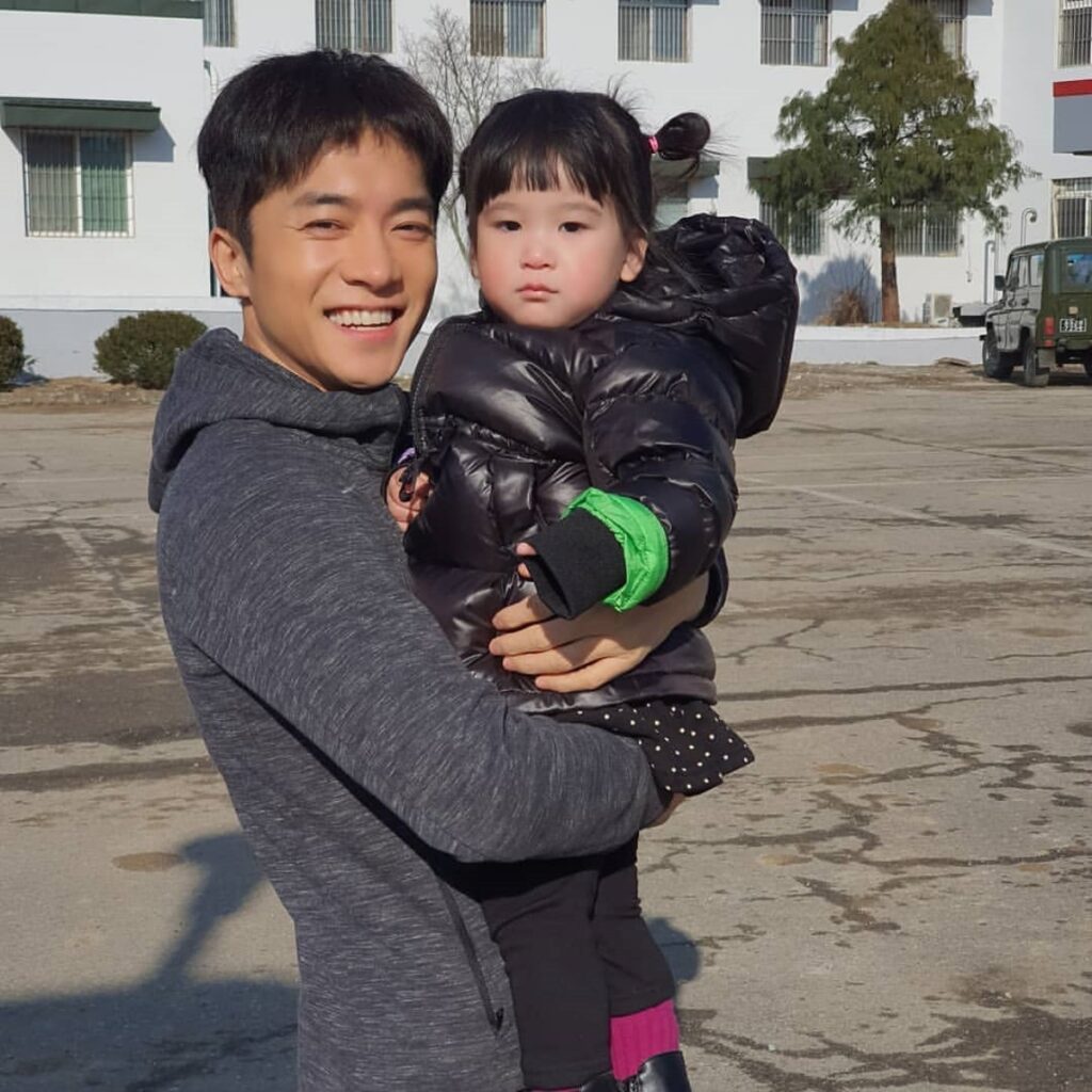 "10년 동안 아내가..." 전 재산 32만 원으로 결혼했다는 배우 4 아내
