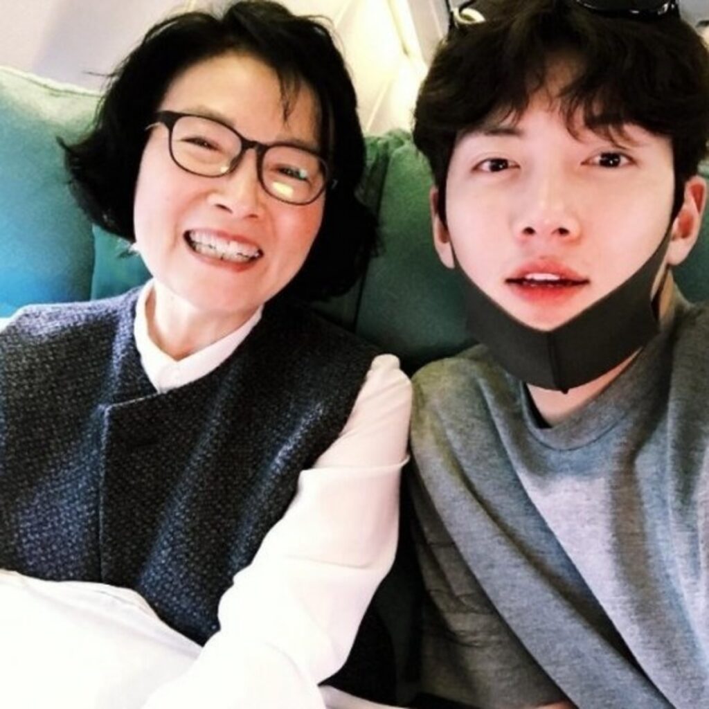 "어머니 위해서" ... 학교 대신 택배 상하차를 선택한 효자 배우 2 택배