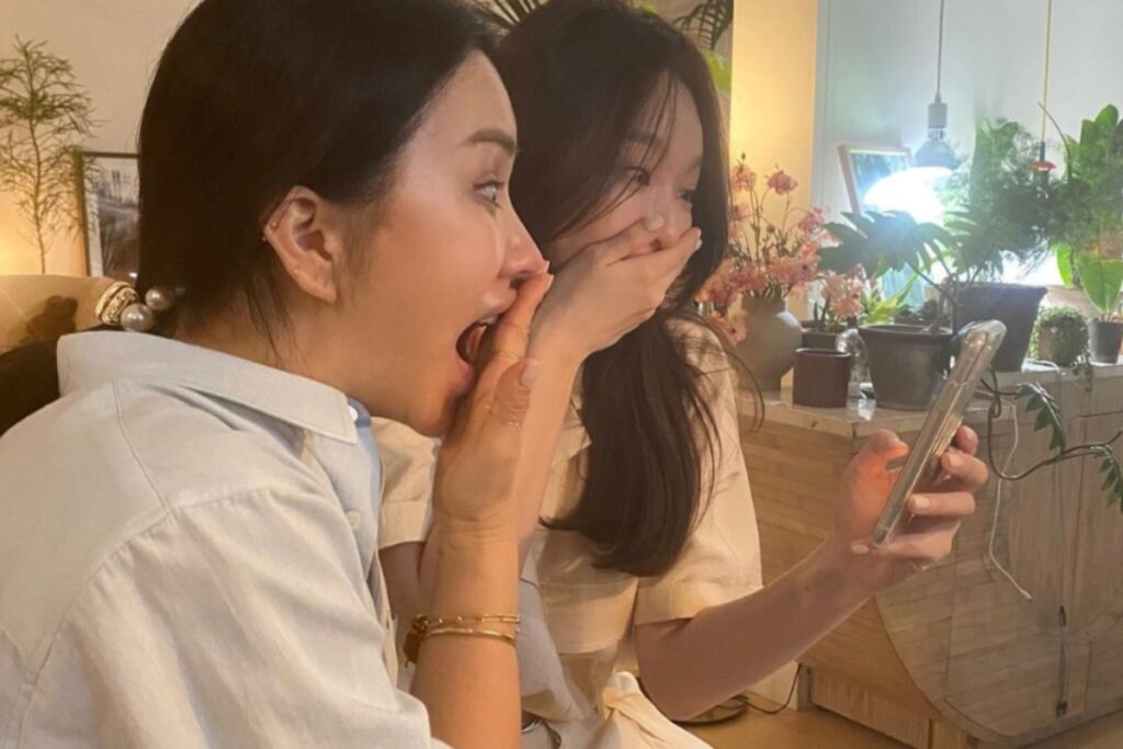 "여기 다 모여있네" .. 송혜교♥엄정화 미녀 군단의 회동 1 송혜교