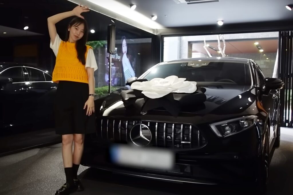 "여기서 데이트했나" … 열애설♥ 안소희의 자동차에 '깜짝' 2 안소희