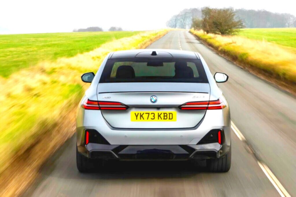 "전기차보다 낫다는데"… BMW 럭셔리 하이브리드에 '시선집중' 4 BMW