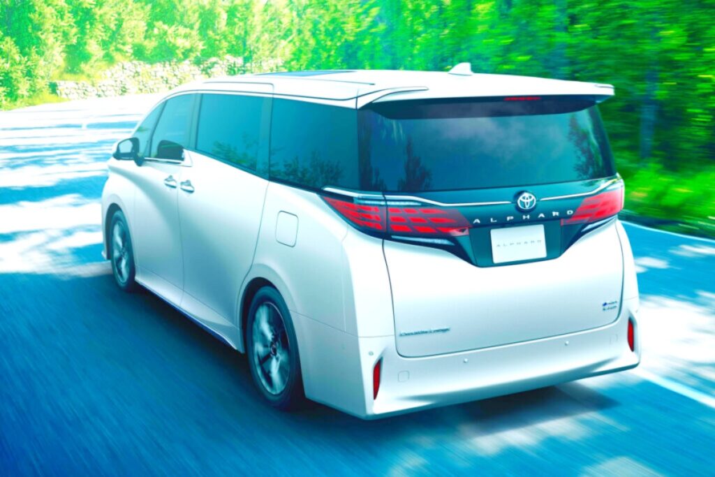 "한국 출시하면 대박 칠까"… 럭셔리 미니밴에 커지는 '기대감' 4 미니밴