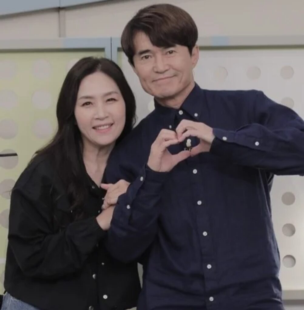 '조갑경♥' 홍서범, "한 달에만 몇 천씩… 아내는 몰라" 4 홍서범