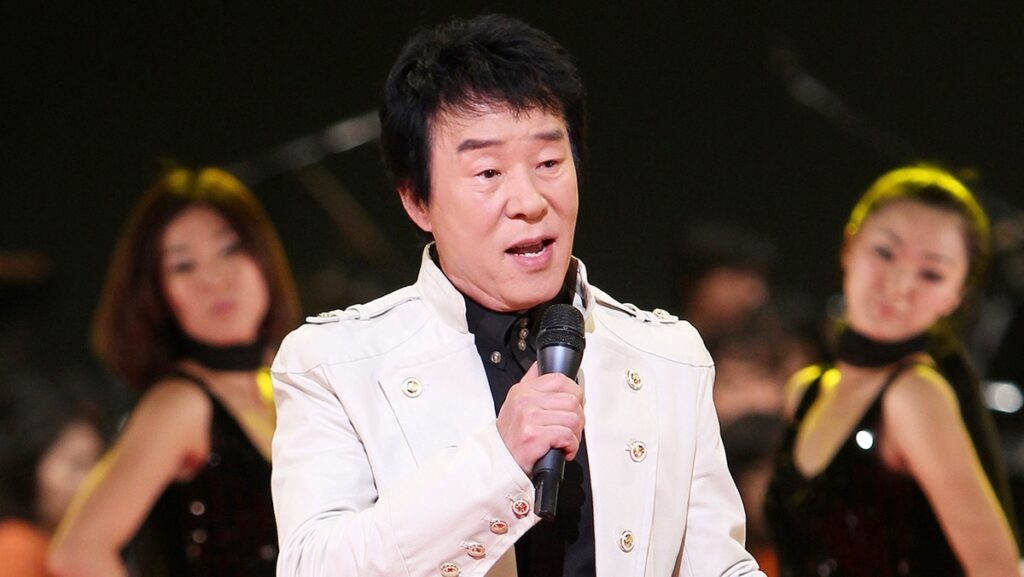 "왜 또 이런 소식이" .. 국민가수 송대관, 별세 소식에 팬들 가슴도 '철렁' 2 송대관