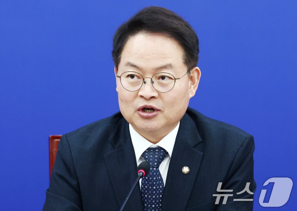 "곳간이 비었나".. 100조 빚까지? 진퇴양난 속 정부의 '선택' 4 빚