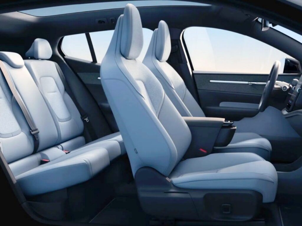 "국산차 가격에 이런 옵션이?" ... 초도 물량 완판 기록한 수입 SUV, "대체 뭐길래?" 4 SUV