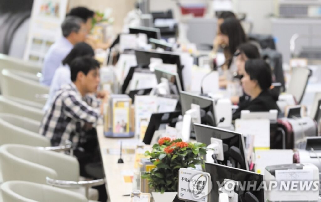 허리띠 졸라매도 "60조가 줄줄 새고 있었다?"… 서민들만 몰랐던 역대급 '꼼수' 4 서민