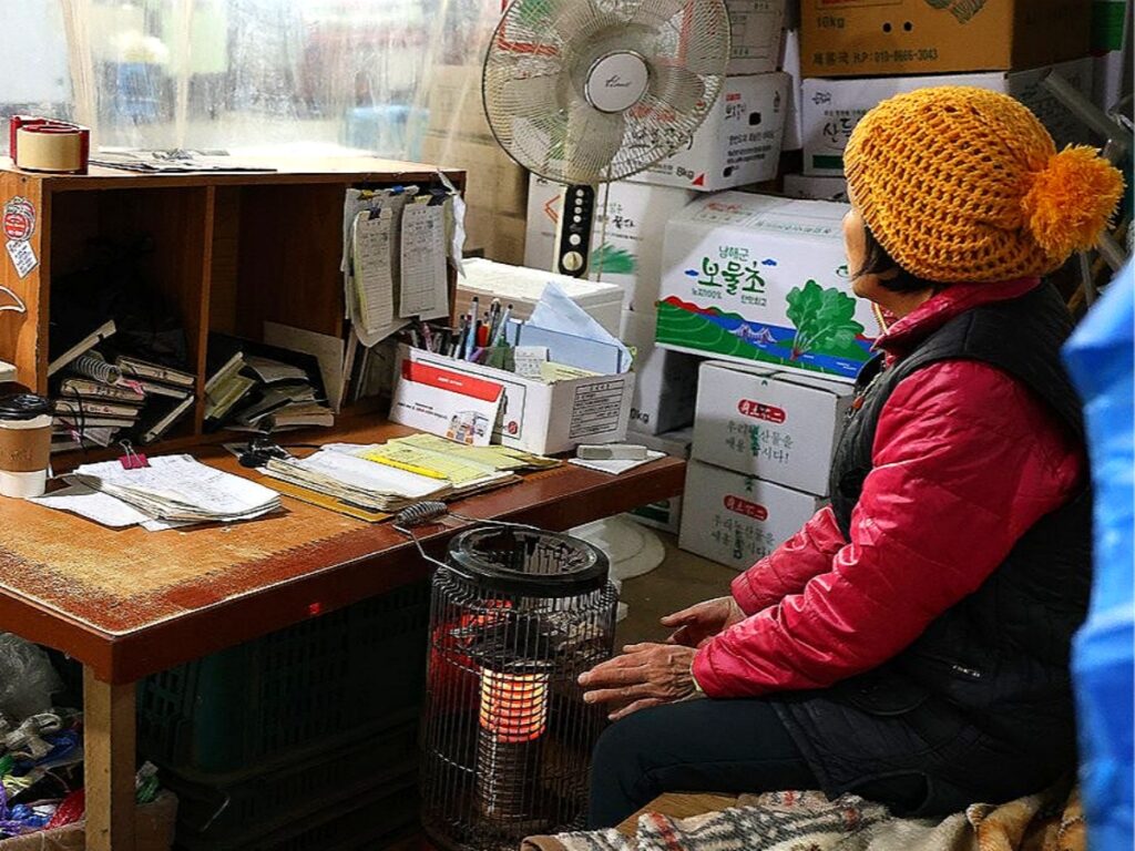 빚더미에 허덕이는데 "한국 경제 나아졌다?"… 황당한 발표에 서민들 '발칵' 1 한국