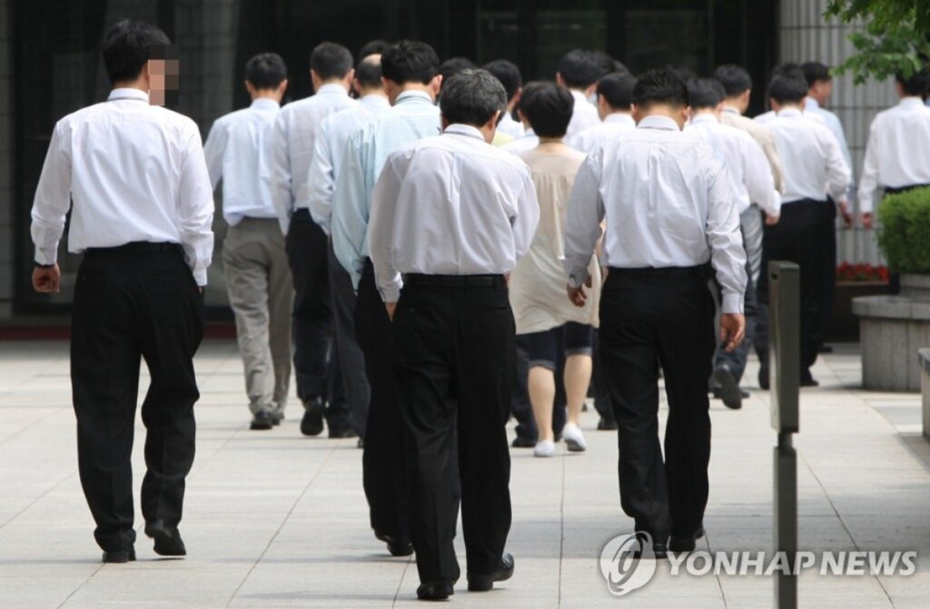"부장님보다 신입이 더 많이 받는다고?"… 30년 관행 깨는 '대격변'에 직원들 '어쩌나' 5 부장