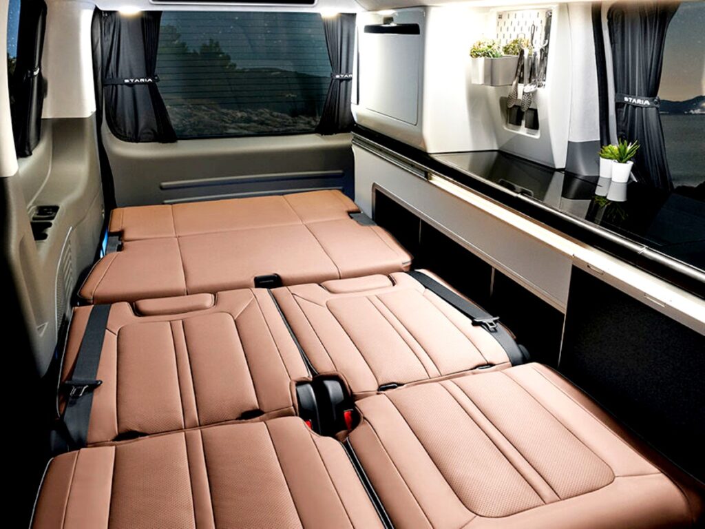 "카니발 계약 잠시만요" .. 아빠들 기다리던 車, 하이브리드 캠핑카로 '진화' 2 캠핑카