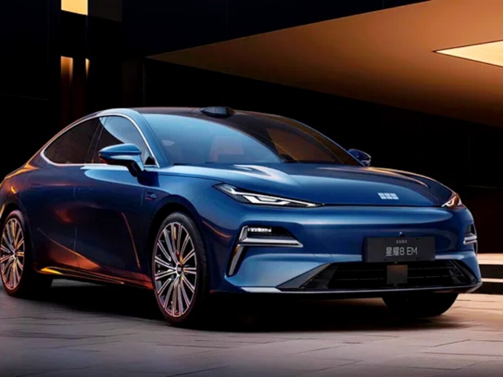 "국산차 이제 어쩌죠?" ... 벤츠급 차량인데 가격은 절반, 시장 교란 예고한 車의 '정체' 3 국산차