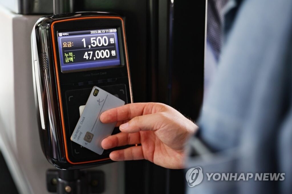 출퇴근길 지옥철도 힘든데 "10만 원씩 내라고?"… 갑작스러운 발표에 서민들 '발 동동' 4 지옥철