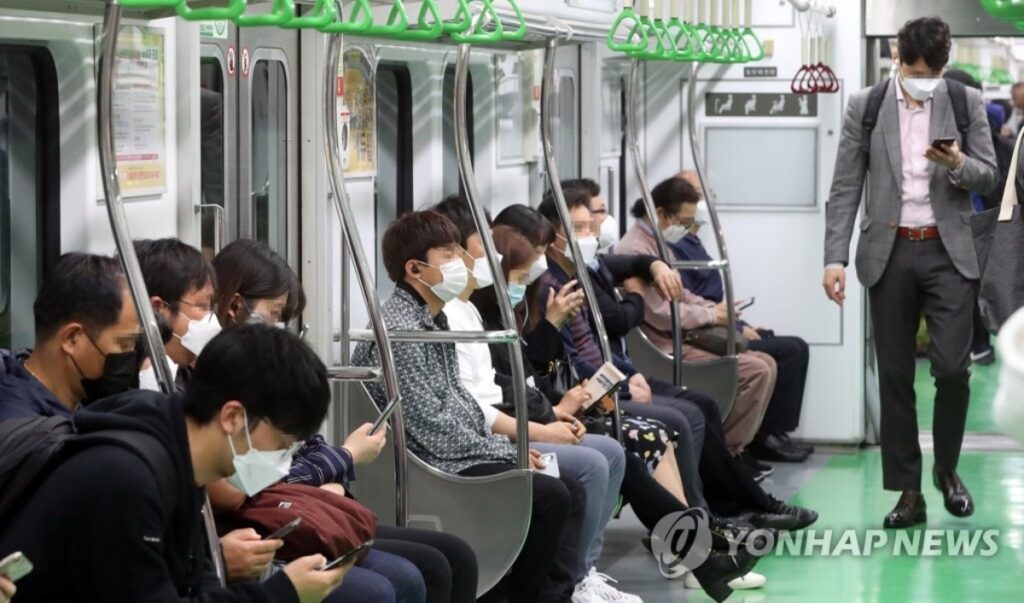 출퇴근길 지옥철도 힘든데 "10만 원씩 내라고?"… 갑작스러운 발표에 서민들 '발 동동' 5 지옥철