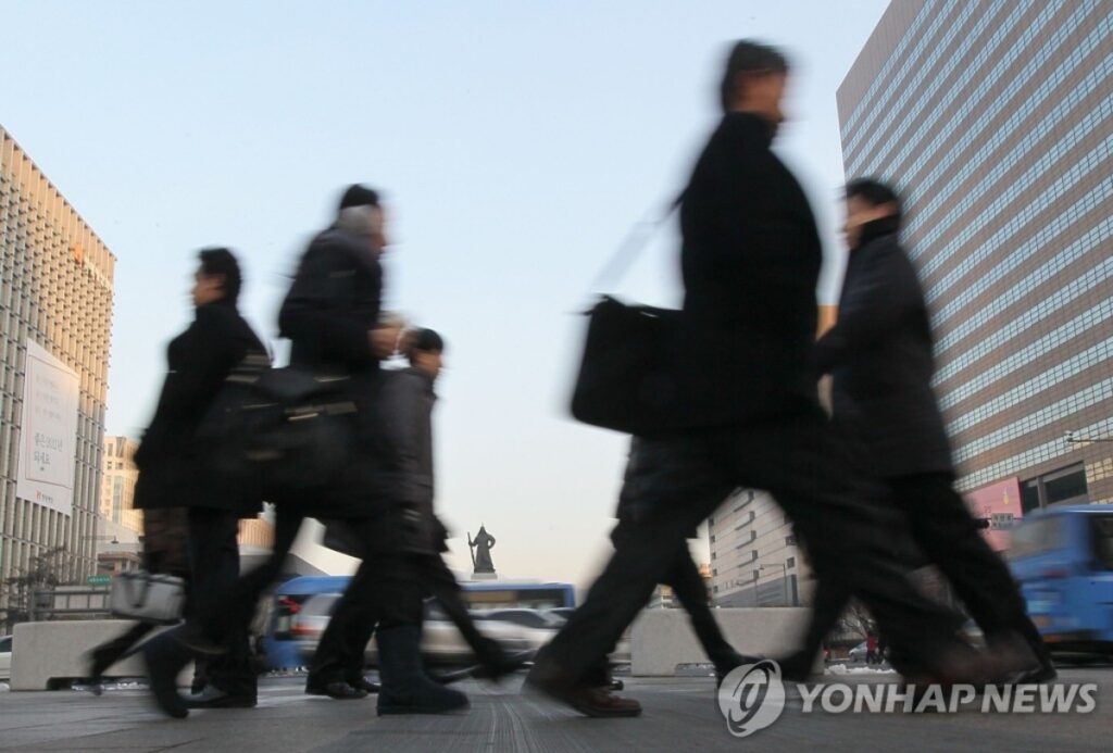 "30년 동안 어떻게 살라고"… 954만 명 우르르 몰리자 5060 '초비상' 2 5060