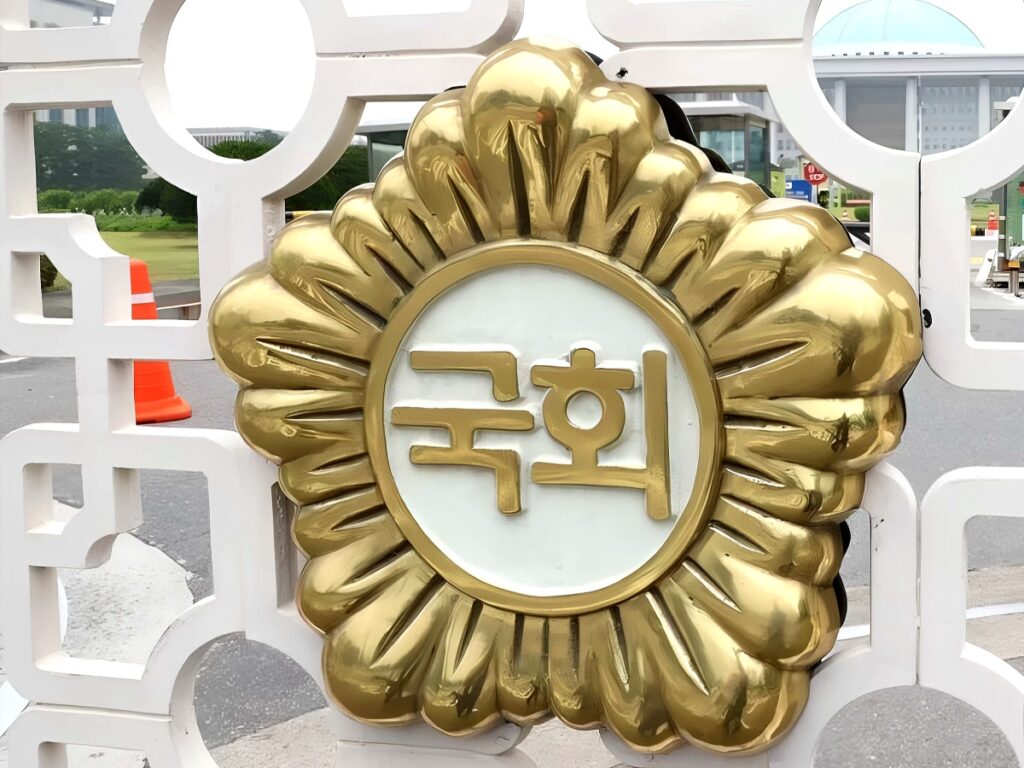 연금만 믿었는데 "이 돈으로 어떻게 살아요"… 고령층 아우성에 국회가 내놓은 '파격 대안' 1 연금