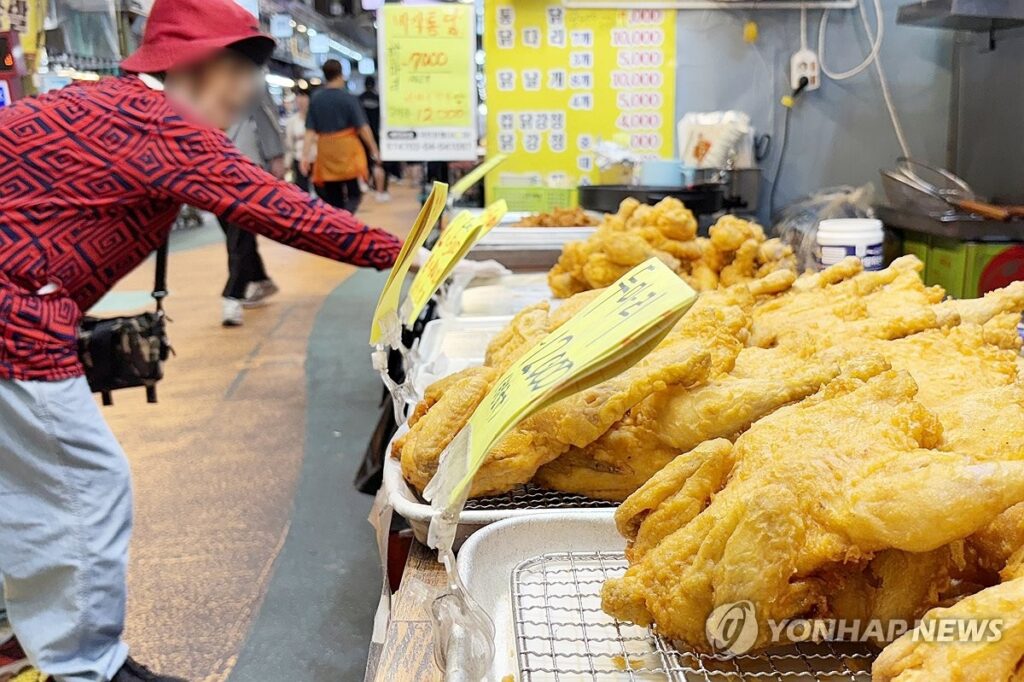 온 국민 소울 푸드인데 "못 먹을지도 모른다고?"... 사상 초유의 사태에 '비상' 4 닭고기