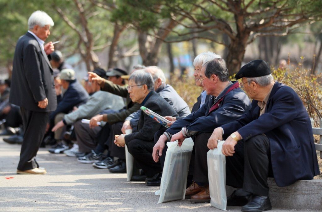 연금만 믿었는데 "이 돈으로 어떻게 살아요"… 고령층 아우성에 국회가 내놓은 '파격 대안' 2 연금