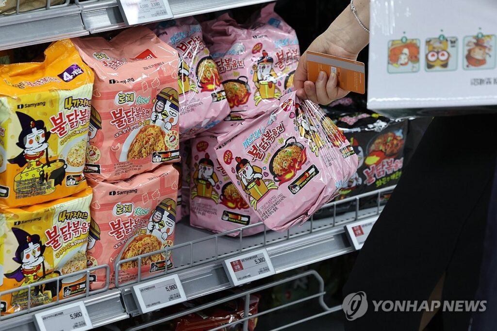 "한국산이면 무조건 사야죠"... 中 제치고 대박 터진 '이 나라', 정체 봤더니 '깜짝' 4 한국산