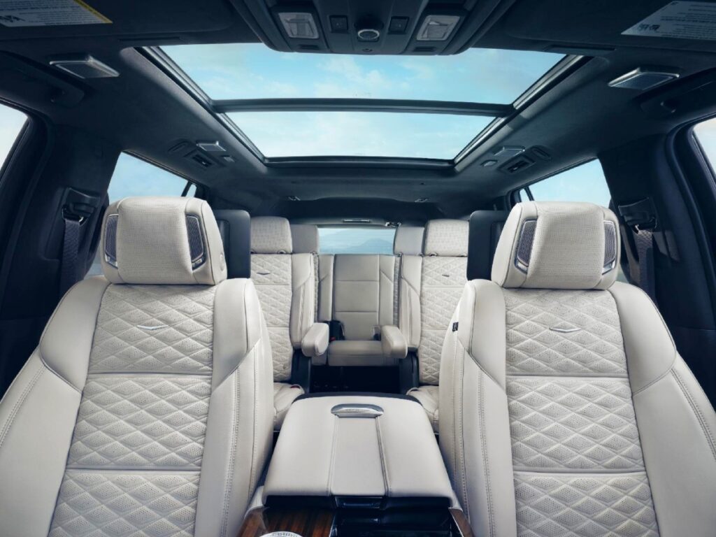출시 하루 만에 완판되더니 "BMW도 제쳤다" … 전문가까지 인정한 SUV, 도대체 뭐길래? 4 BMW
